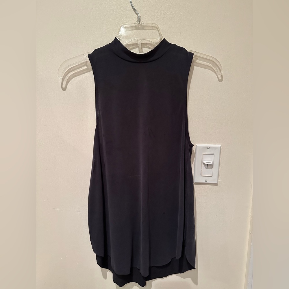 Contemporary top